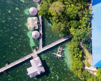Rock Island Resort - Hinatuan - Edificio