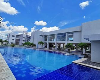 Mi casa, su casa - Moderno y Chic. - Santa Cruz de la Sierra - Piscina