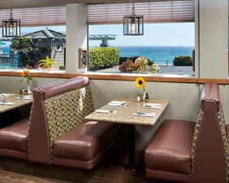 Premium King Coastal View Room w/ Fireplace | Short Drive from Hearst Castle - San Simeon - Restaurant