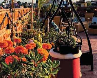 7 Bedrooms•9 Beds• 3 Kitchens•Rooftop Lounge - Tlaquepaque