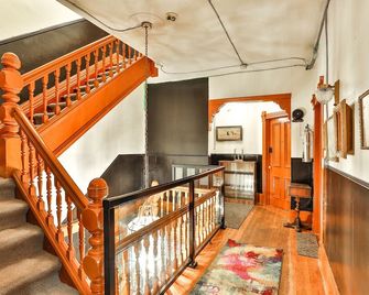 The West House - Toronto - Aufgang