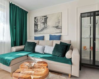Przytulny Apartament z Balkonem i Biurem w Gdańsku by Noclegi Renters - Gdansk - Sala de estar