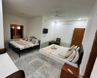 Explore Hostel Life Jaisalmer - Jaisalmer