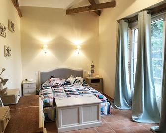 Renovated Stone Barn with private use large pool on Smallholding in Countryside - Sainte-Livrade-sur-Lot - Chambre