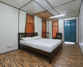 Spot On 90012 Cerana Villa Resort & Medan Ikan Bakar - Kota Bharu - Bedroom