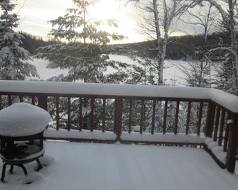 Waterfront Cedar Cabin Complete with Sauna - Marquette - Balcony