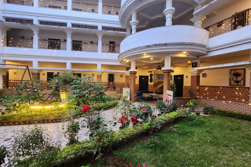 The Kolam - Bolpur - Lobby