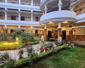 The Kolam - Bolpur - Lobby