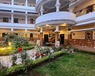 The Kolam - Bolpur - Lobby