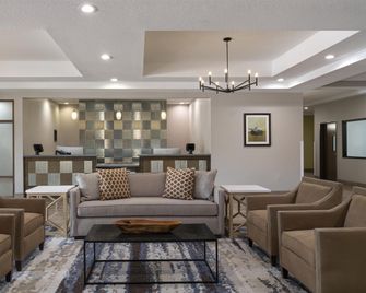 Best Western Plus College Station Inn & Suites - College Station - Lounge