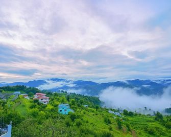 Kafal Pako Resort - Luxury Mountain View Stay in Mukteshwar - Bhimtal - Outdoors view