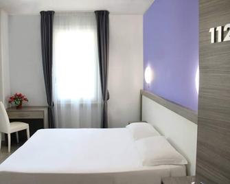 Hotel Savoia - Poggio Rusco - Habitación