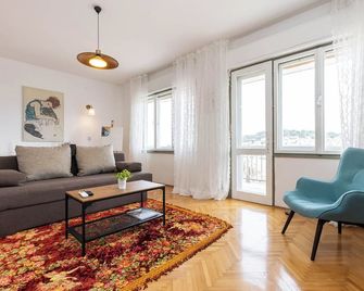 Enolabee - Mali Lošinj - Living room