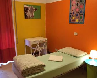 Sunflower City Student Hostel & Bar - Rimini - Bedroom