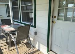 Cozy cottage with views of Lake Dunmore and mountains - Salisbury - Balcony