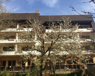Hotel Weingut Dehren - Ellenz-Poltersdorf - Building