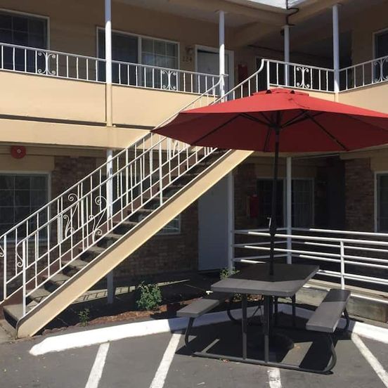 Marco Polo Motel image 1