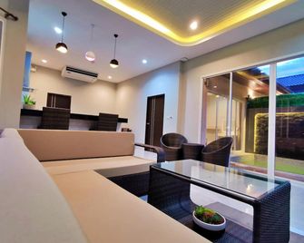 The Apex private pool villa Krabi - Krabi - Living room