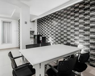 Tos Guest House - Jakarta - Dining room