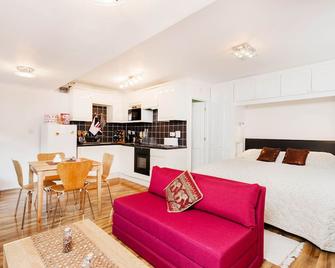 Henley-on-Thames Studio Apartment - Henley-on-Thames - Bedroom