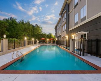 La Quinta Inn & Suites by Wyndham Baton Rouge Denham Springs - Baton Rouge - Piscine