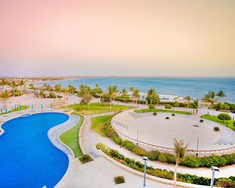 Royal L'azure Resort - Sharma - Piscina