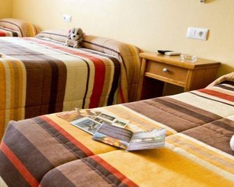 Hotel Maria Luisa - Algeciras - Schlafzimmer