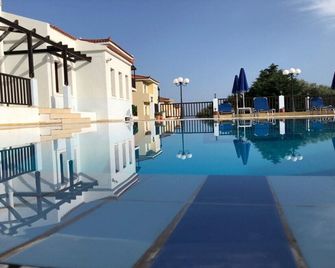 Kyma Hotel - Marathokampos - Pool