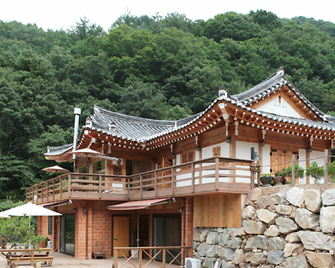Hongcheon Home Town Spring Pension - Hongcheon - Edificio
