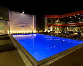 Holiday Inn Mexico Buenavista - Città del Messico - Piscina