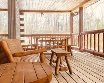 Cabin 8 miles to Pine Creek Pa. Minutes to ATV and snow mobile trail and Hyner - Lock Haven