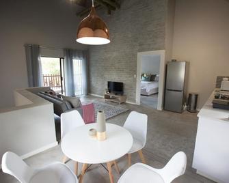 Maya Manor - Hoedspruit - Dining room