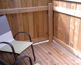 Bright Newly Renovated Downtown Historic Studio On Water Street - Charlottetown - Balcony