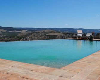 La Fonte Carducciana - San Casciano Dei Bagni - Басейн