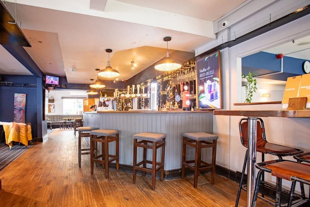 ذا مدلاند هوتل