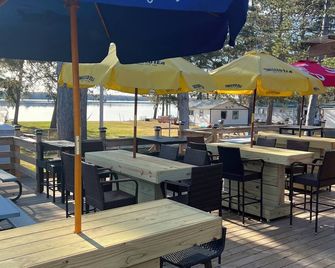 Beautiful Cabin at Round Lake Resort - Red Cabin - McGregor - Restaurant