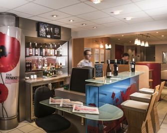 ibis Carcassonne Centre La Cité - קרקסון - בר