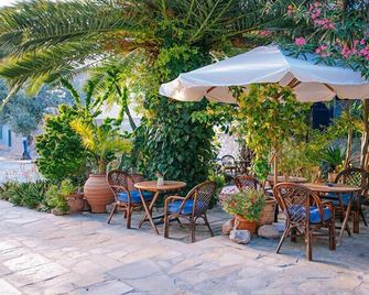 Greco Hotel - Hydra - Binnenhof