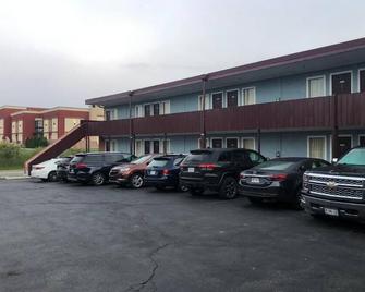 2 Double Beds Non Smoking, Red Carpet Inn, Mini-Fridge, Near Virginia Tech - Blacksburg - Rakennus