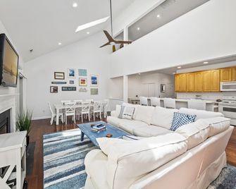 The Hingham House In Ocmd! - Ocean Pines - Living room