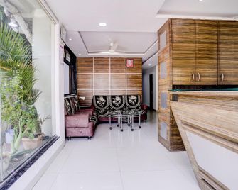 Hotel Kalpadeep Inn - Shirdi - Rezeption