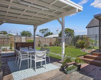 Coast Along - Ettalong Beach - Ettalong beach - Patio