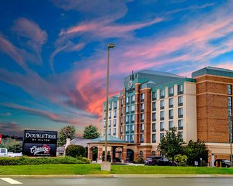 DoubleTree by Hilton Pleasant Prairie Kenosha - Pleasant Prairie - Budova