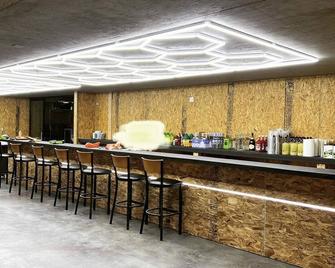 Modern Industrial Design Venue in Downtown San Bernardino perfect for all events - San Bernardino - Bar