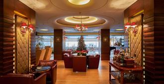 Coral Beach Hotel and Resort Beirut - Beirut - Lounge