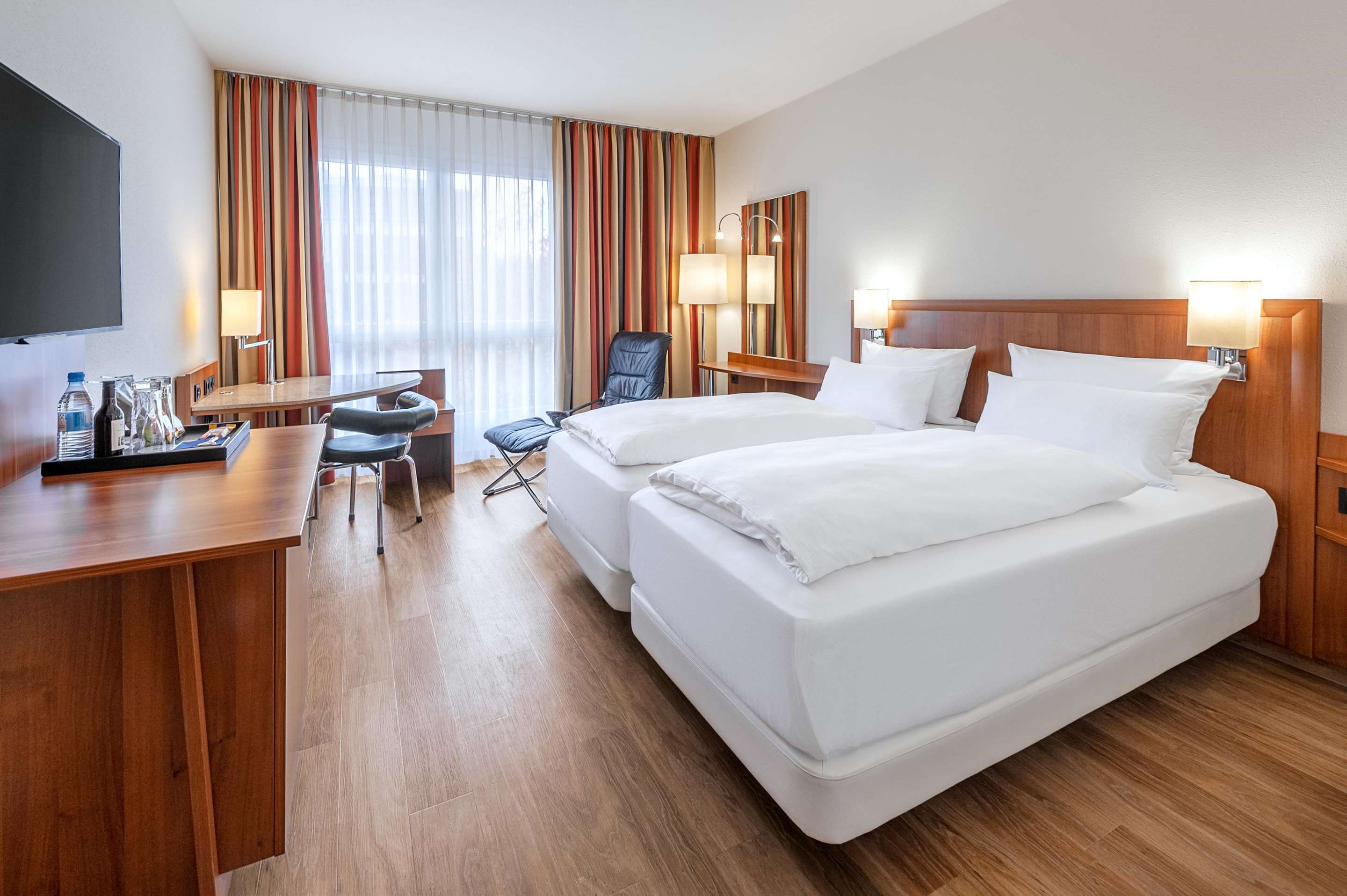 إن إتش ميونيخ إيست كونفرنس سنتر - ميونخ - غرفة نوم