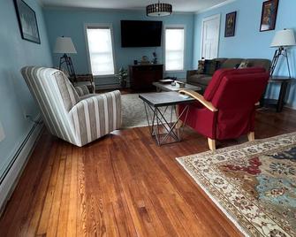 Private getaway in Dunkirk NY! - Dunkirk