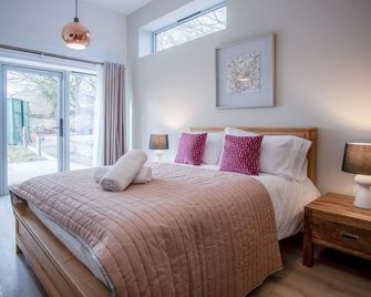 Suite 12 - Sleeping Giant Hotel - Pen Y Cae Inn - Brecon - Schlafzimmer