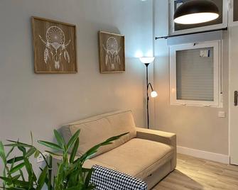 Centro De Carabanchel Calle Binefar - Madrid - Sala de estar