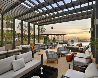 Embassy Suites by Hilton Dubai Business Bay - Dubai - Restoran